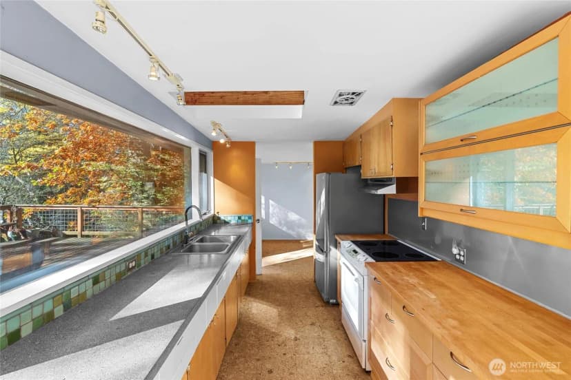 Property photo for 12117 Se 26th Street, Bellevue photo 6