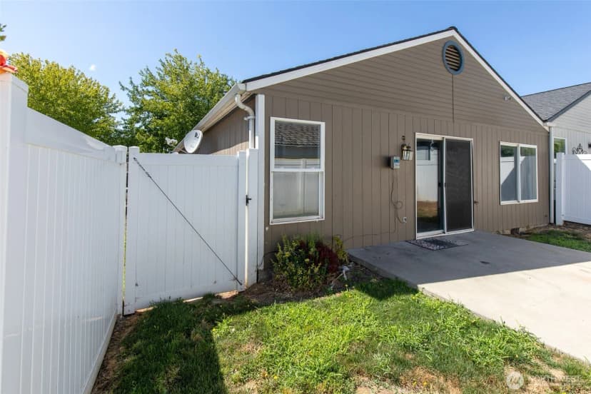 Property photo for 105 Peach Tree Lane #1, Yakima photo 15