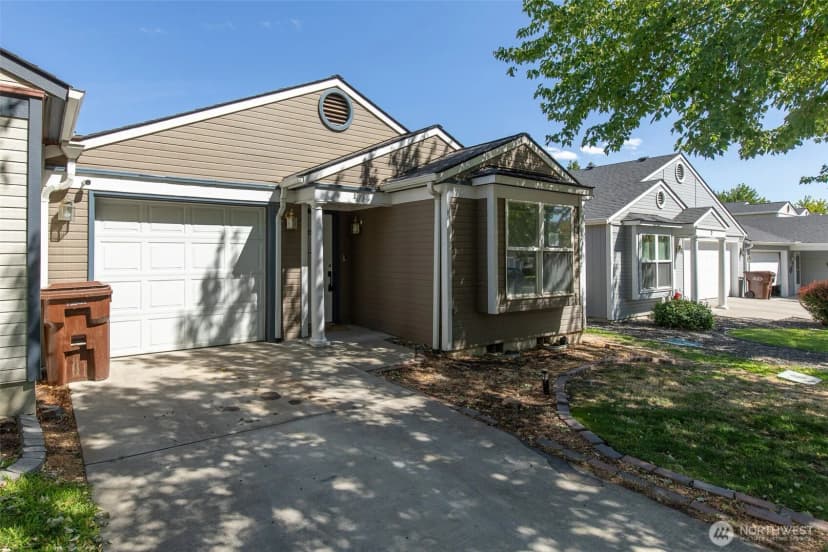 Property photo for 105 Peach Tree Lane #1, Yakima photo 2