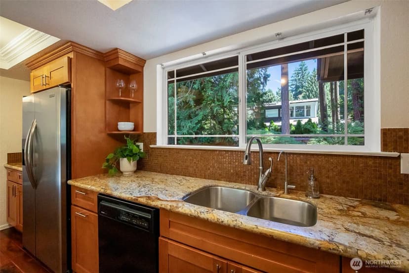 Property photo for 10716 127th Avenue Ne, Kirkland photo 15