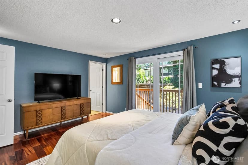 Property photo for 10716 127th Avenue Ne, Kirkland photo 22
