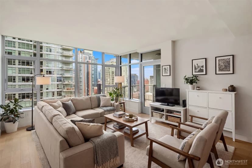 Property photo for 583 Battery St #2208n, Seattle photo 8