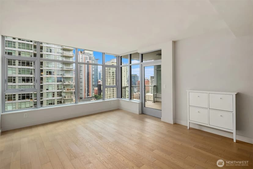 Property photo for 583 Battery St #2208n, Seattle photo 9