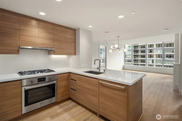 Property photo for 583 Battery St #2208n, Seattle photo 2