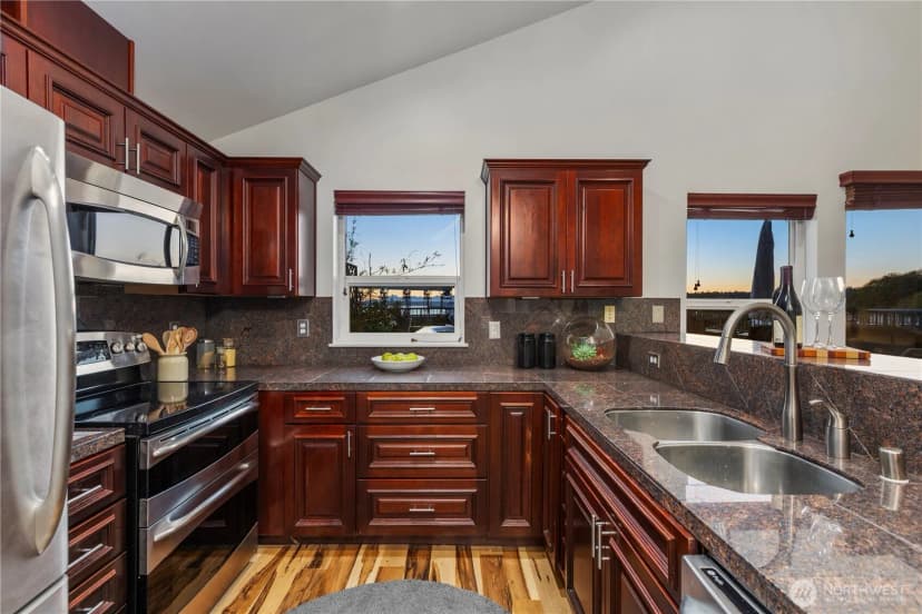Property photo for 524 6th Avenue W #407, Seattle photo 7