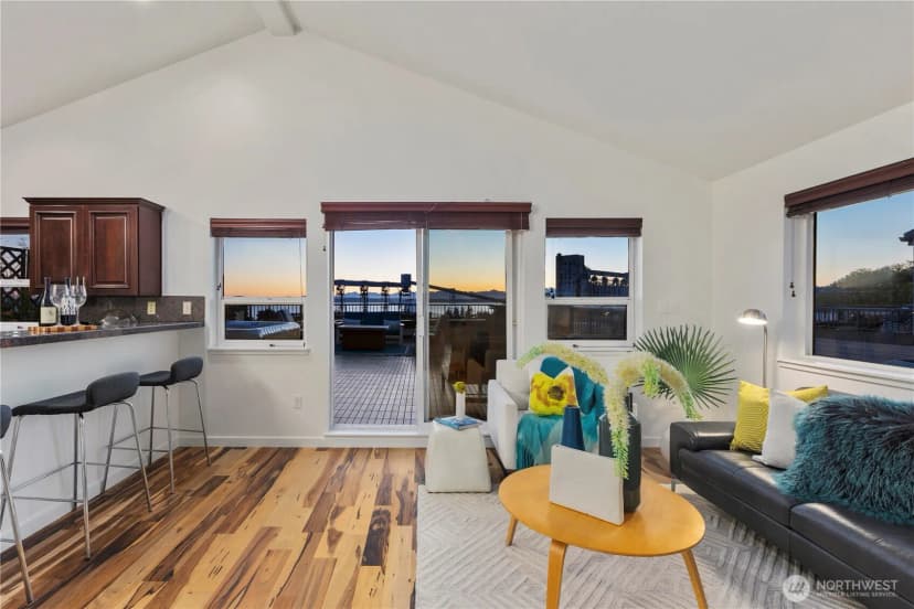 Property photo for 524 6th Avenue W #407, Seattle photo 13