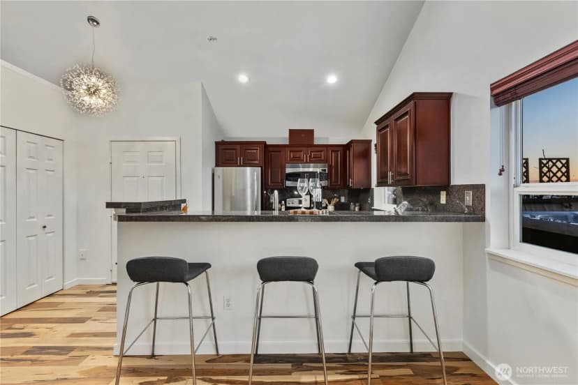 Property photo for 524 6th Avenue W #407, Seattle photo 10