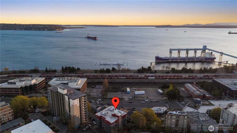 Property photo for 524 6th Avenue W #407, Seattle photo 27