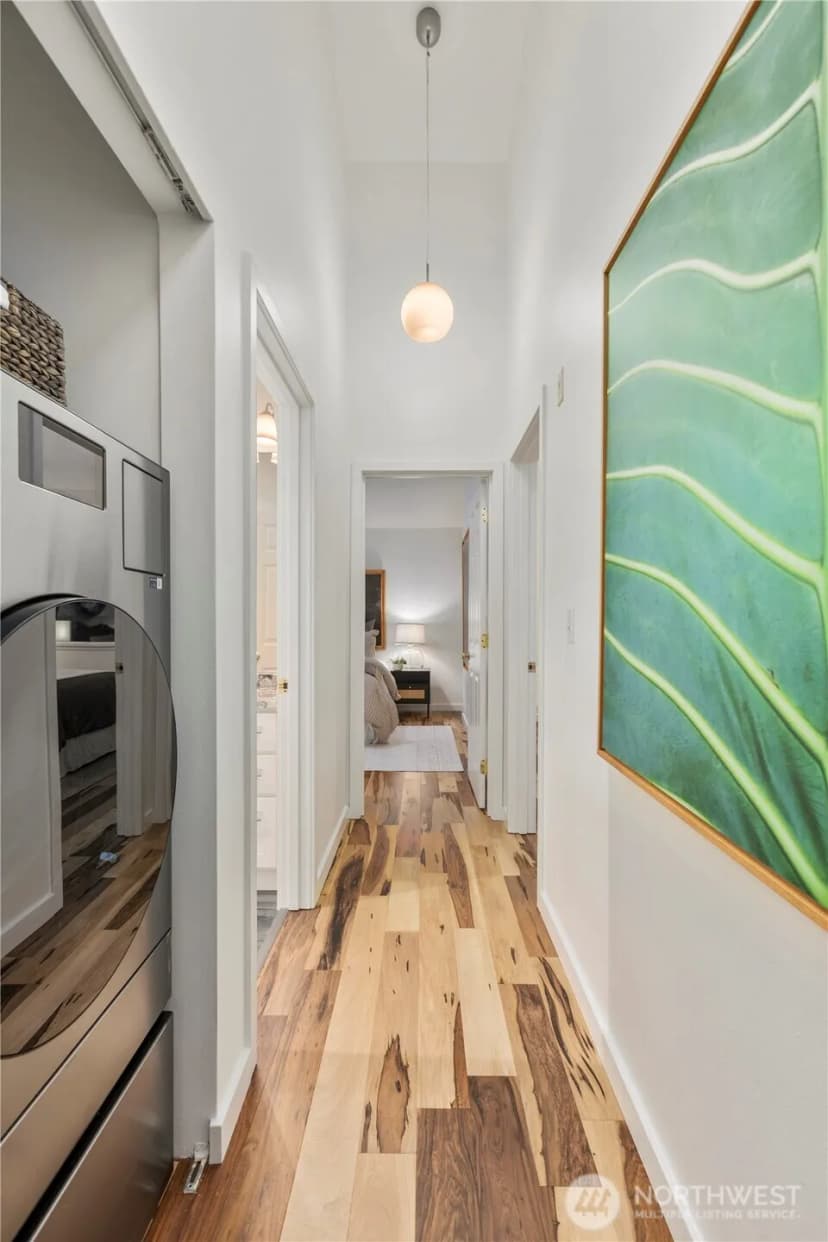 Property photo for 524 6th Avenue W #407, Seattle photo 16