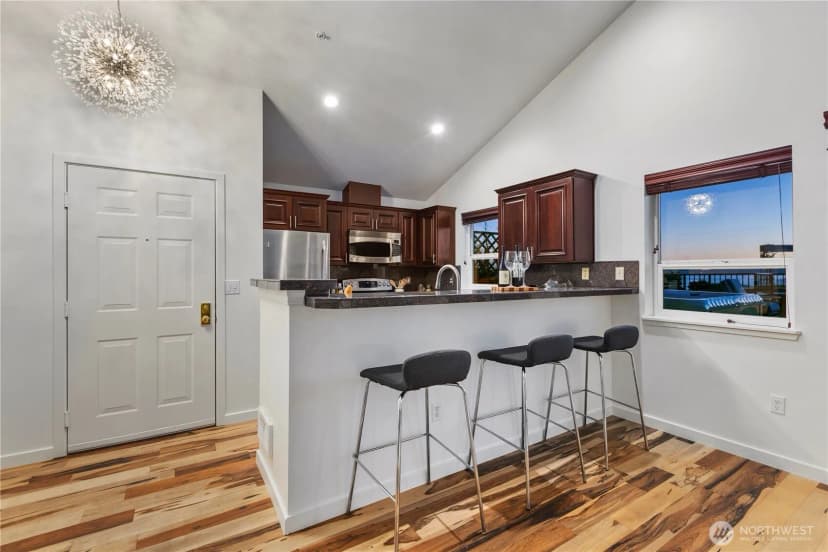 Property photo for 524 6th Avenue W #407, Seattle photo 11