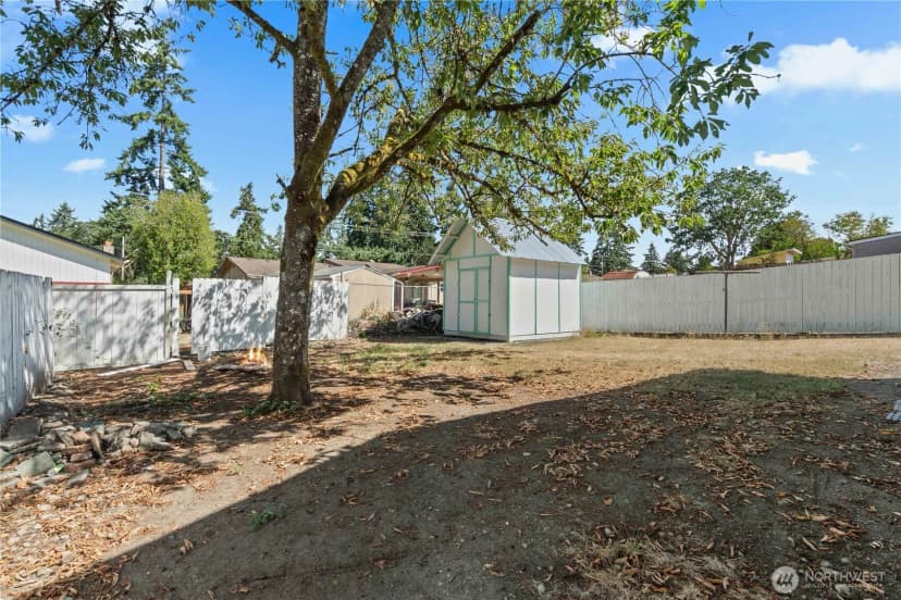 Property photo for 9801 Kenwood Drive Sw, Lakewood photo 20