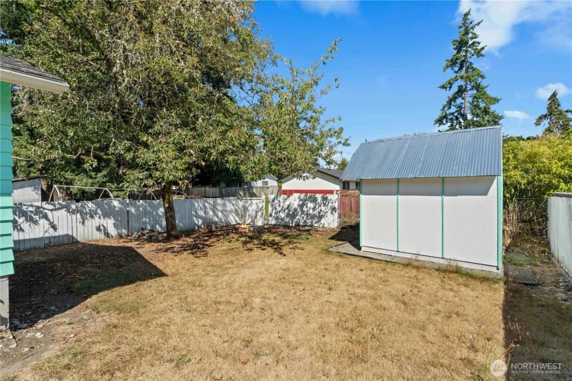 Property photo for 9801 Kenwood Drive Sw, Lakewood photo 16