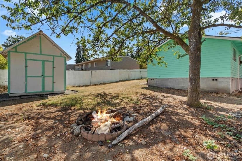 Property photo for 9801 Kenwood Drive Sw, Lakewood photo 18