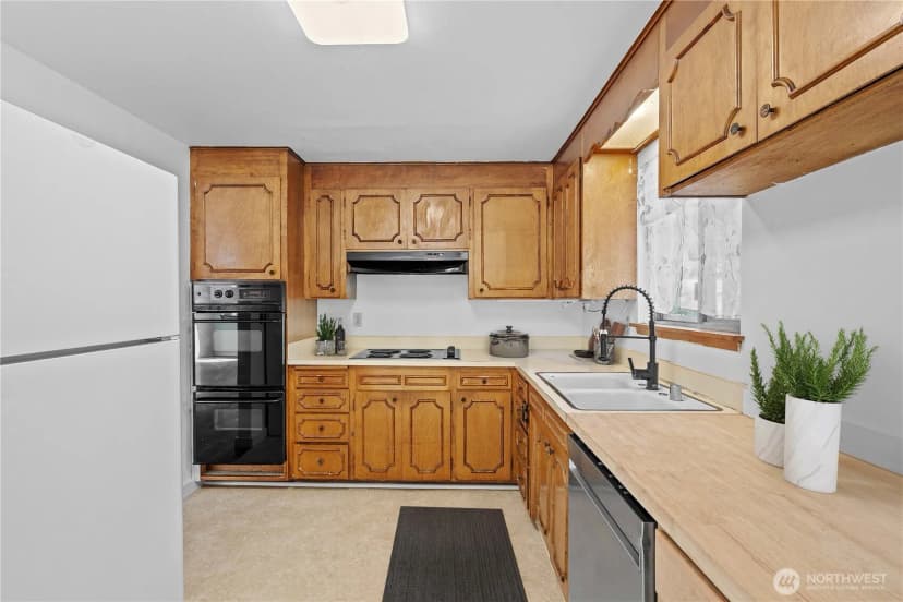 Property photo for 9801 Kenwood Drive Sw, Lakewood photo 7