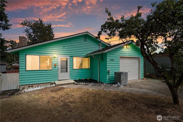 Property photo for 9801 Kenwood Drive Sw, Lakewood photo 2