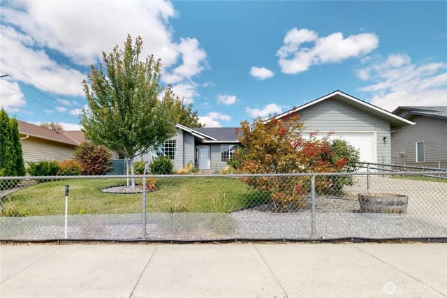 Property photo for 809 Se Tamarack Street, College Place photo 2