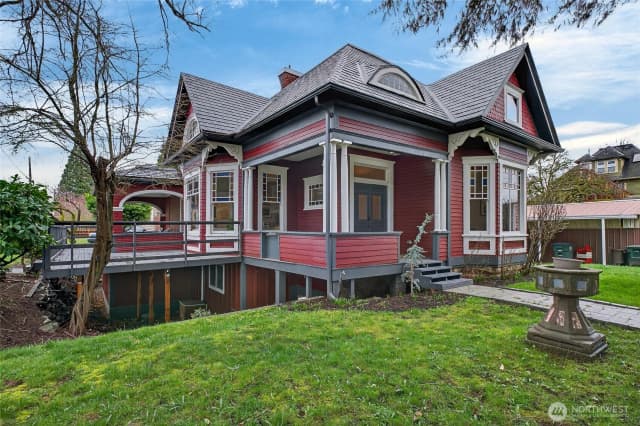 Property photo for 1800 J Street, Bellingham photo 2