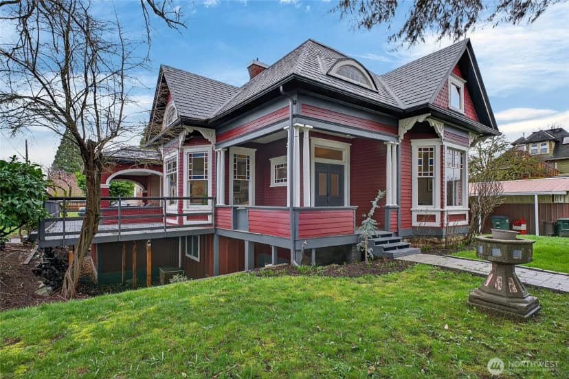Property photo for 1800 J Street, Bellingham photo 2