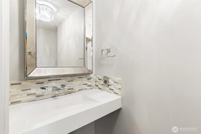 Property photo for 1748 Bellevue Way Ne #1, Bellevue photo 23