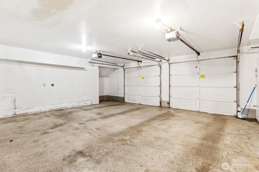 Property photo for 1748 Bellevue Way Ne #1, Bellevue photo 27