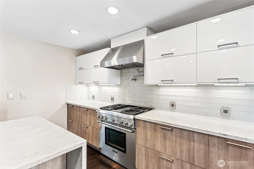 Property photo for 1748 Bellevue Way Ne #1, Bellevue photo 11