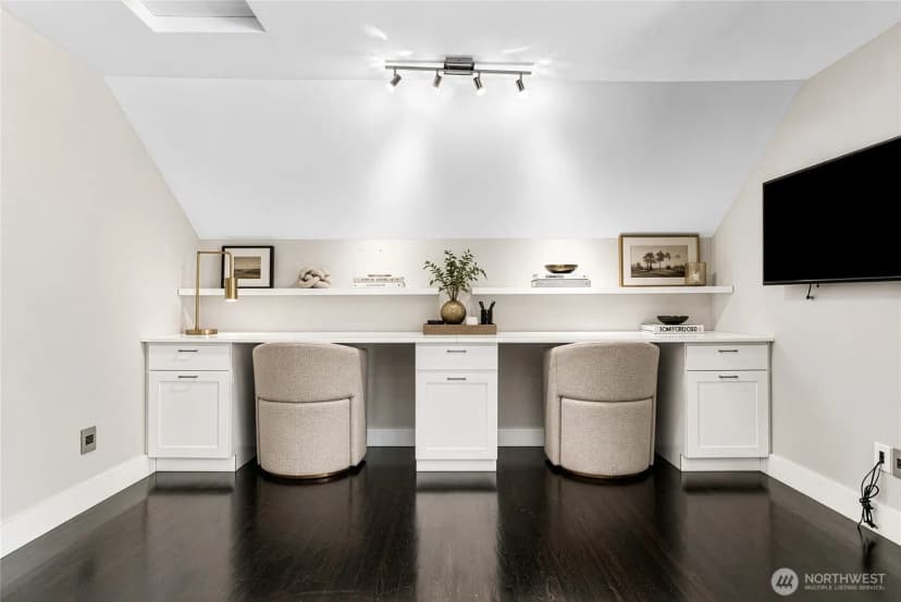 Property photo for 1748 Bellevue Way Ne #1, Bellevue photo 17