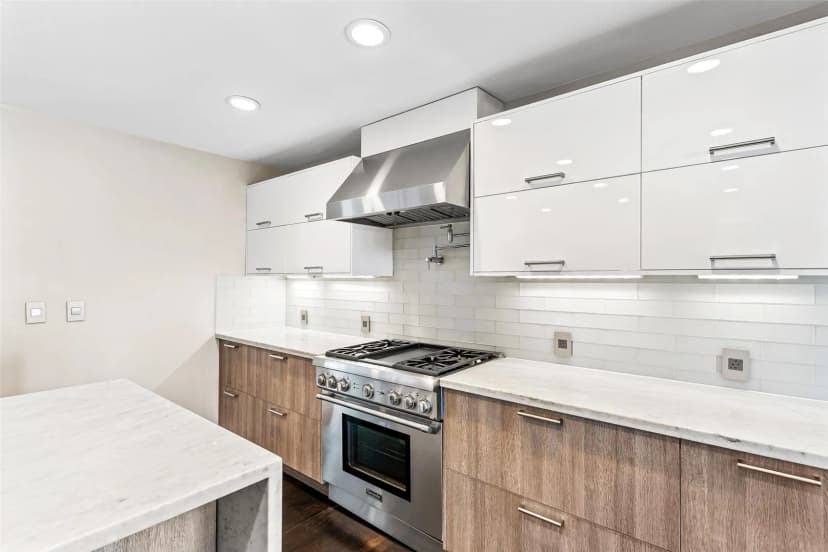 Property photo for 1748 Bellevue Way Ne #1, Bellevue photo 10