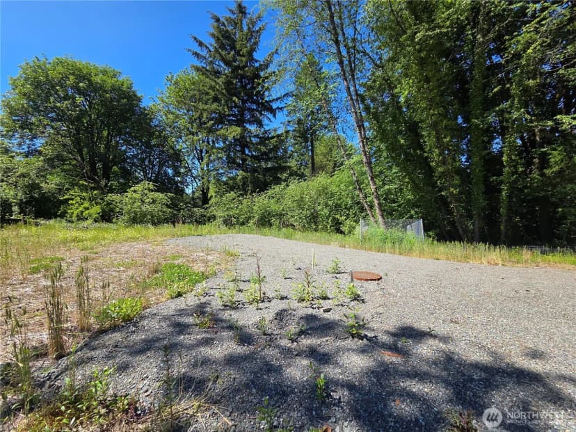 Property photo for 885 Front Street S, Issaquah photo 15