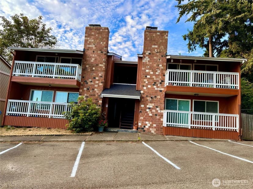 Property photo for 10016 Ne 117th Court, Kirkland photo 13