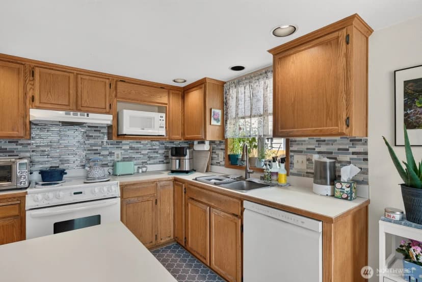 Property photo for 27215 Manor Place Nw, Stanwood photo 10