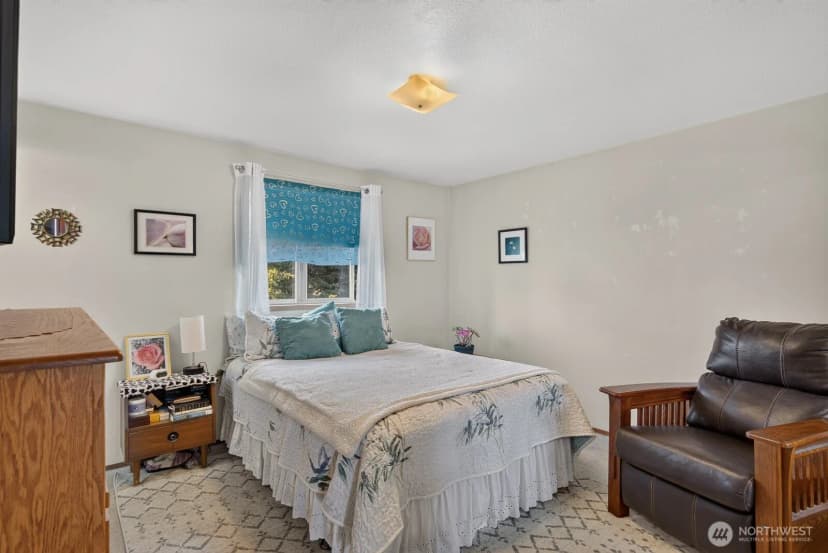 Property photo for 27215 Manor Place Nw, Stanwood photo 15