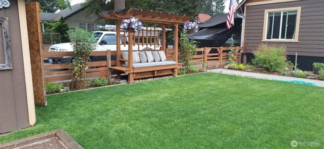 Property photo for 10729 Smokey Point Boulevard, Marysville photo 2