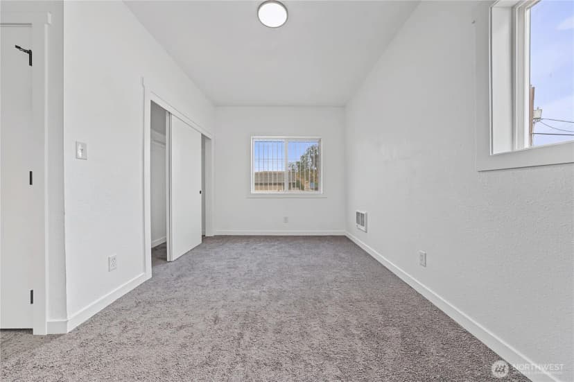 Property photo for 1215 Yakima Street Se, Ephrata photo 8