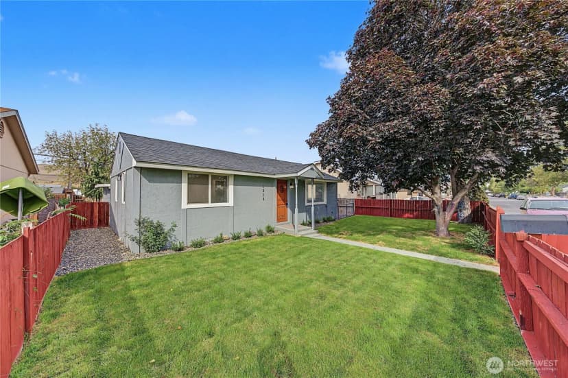 Property photo for 1215 Yakima Street Se, Ephrata photo 2