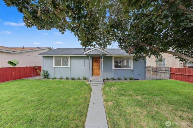Property photo for 1215 Yakima Street Se, Ephrata