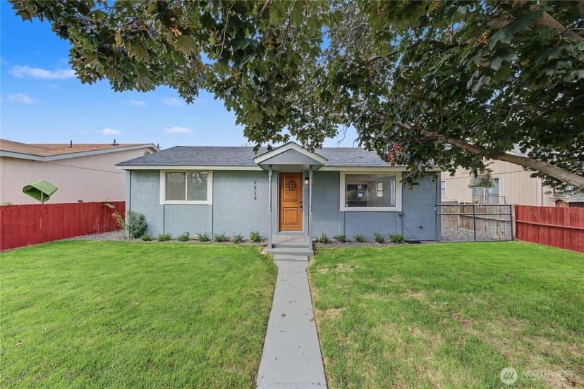 Property photo for 1215 Yakima Street Se, Ephrata