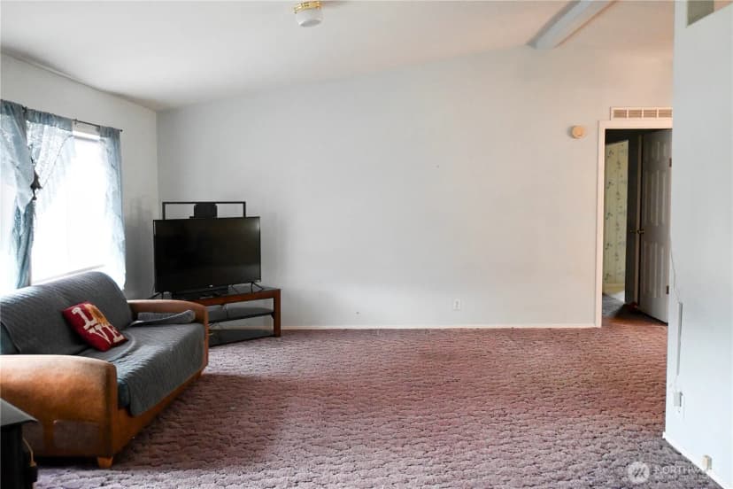 Property photo for 44 Curlew Drive, Republic photo 6