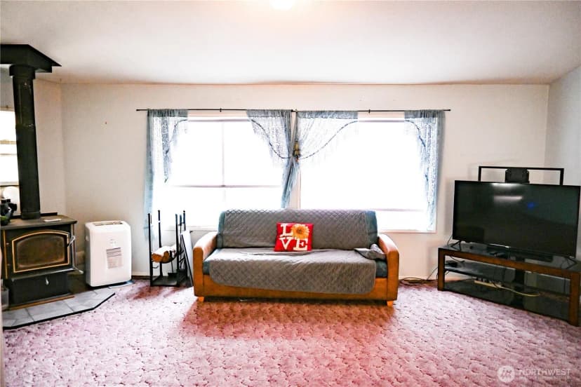 Property photo for 44 Curlew Drive, Republic photo 7