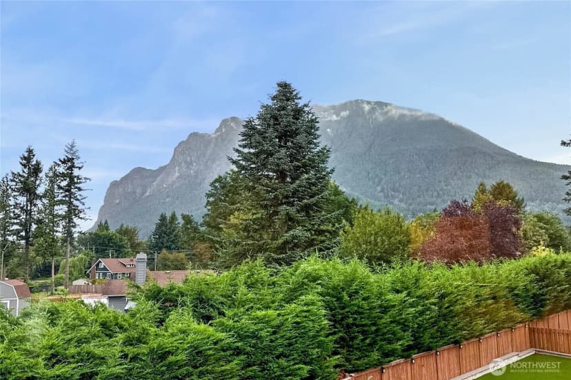 Property photo for 770 Se 6th Place, North Bend