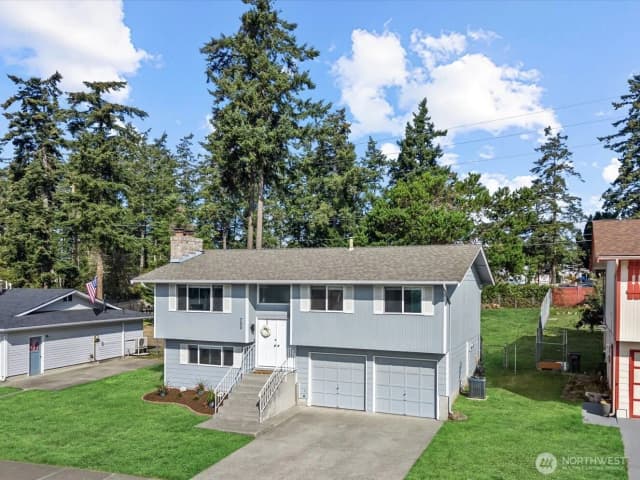 Property photo for 720 Nw Hyak Drive, Oak Harbor photo 3