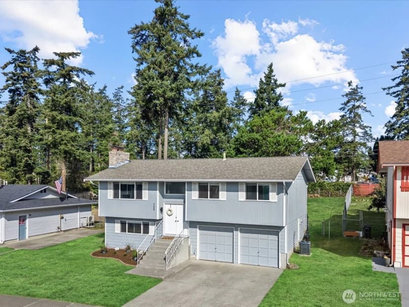 Property photo for 720 Nw Hyak Drive, Oak Harbor photo 3