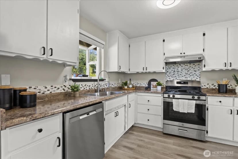Property photo for 720 Nw Hyak Drive, Oak Harbor photo 11
