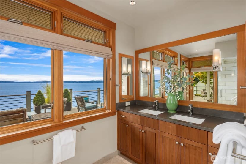Property photo for 2481 Perkins Lane W, Seattle photo 27