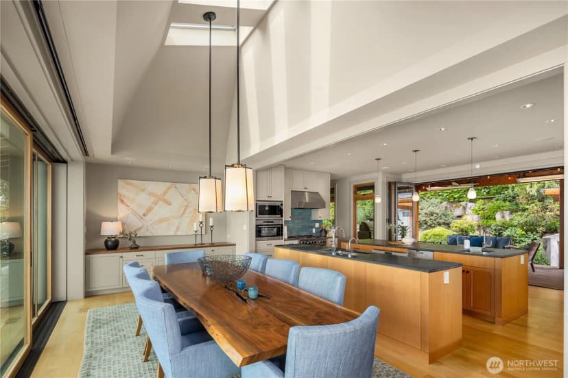 Property photo for 2481 Perkins Lane W, Seattle photo 12