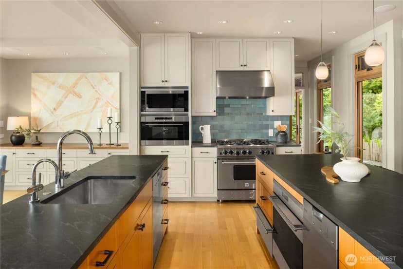 Property photo for 2481 Perkins Lane W, Seattle photo 22