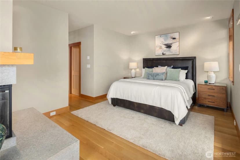 Property photo for 2481 Perkins Lane W, Seattle photo 25