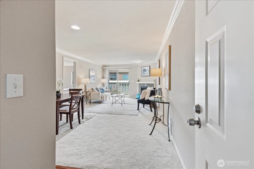 Property photo for 1011 156th Ave Ne Avenue Ne #207, Bellevue photo 7
