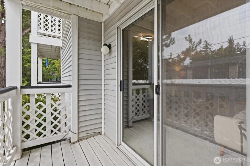 Property photo for 1011 156th Ave Ne Avenue Ne #207, Bellevue photo 28