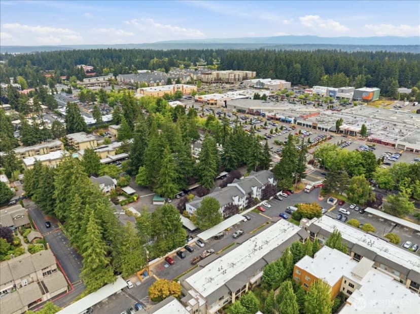 Property photo for 1011 156th Ave Ne Avenue Ne #207, Bellevue photo 2