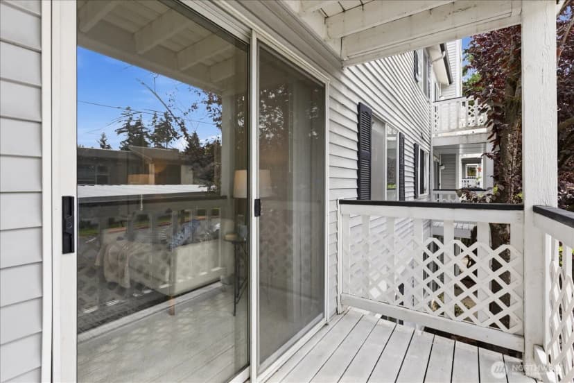 Property photo for 1011 156th Ave Ne Avenue Ne #207, Bellevue photo 26